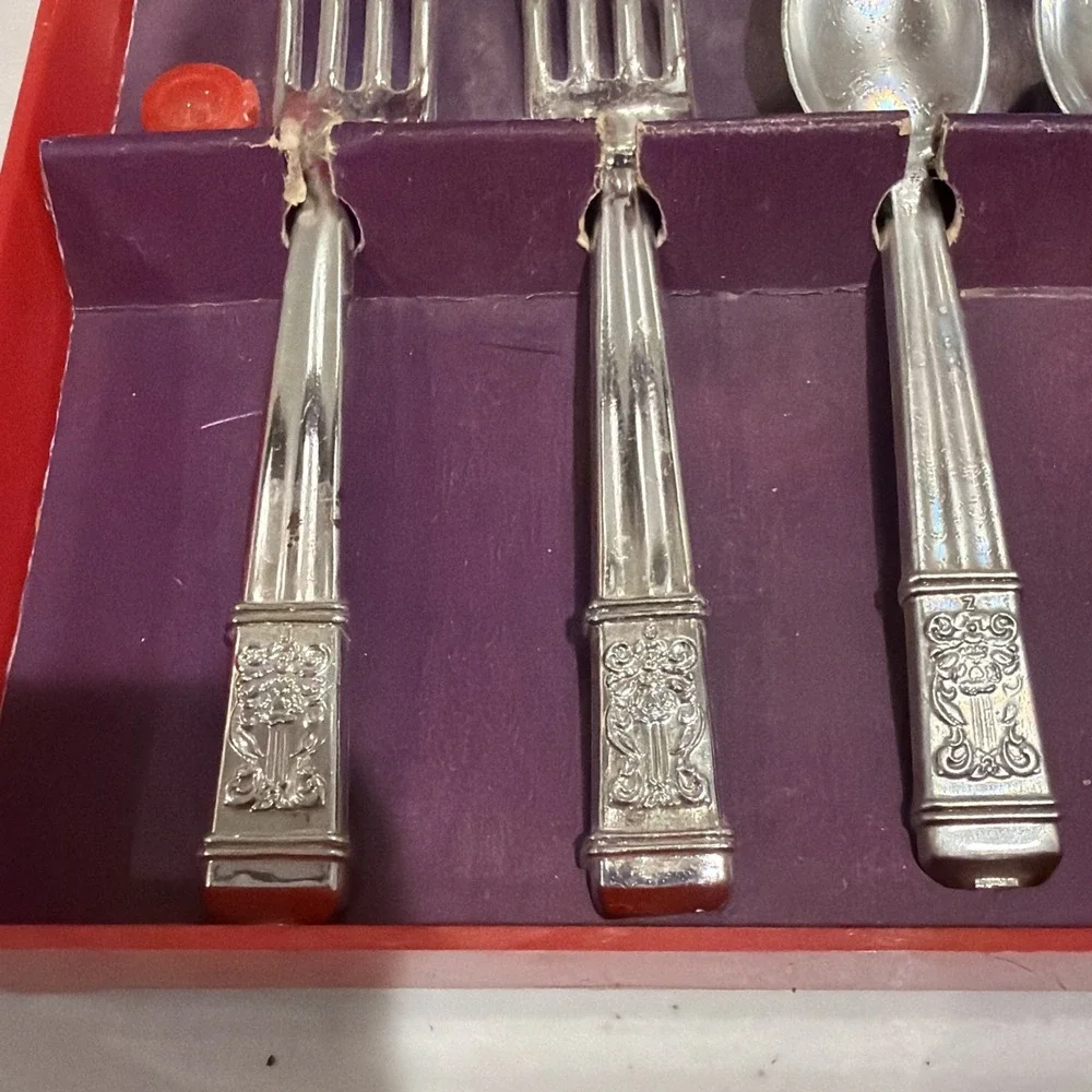 Rare! Banner Toy Silverware 16pc Set in Red Plastic Chest- Complete Set